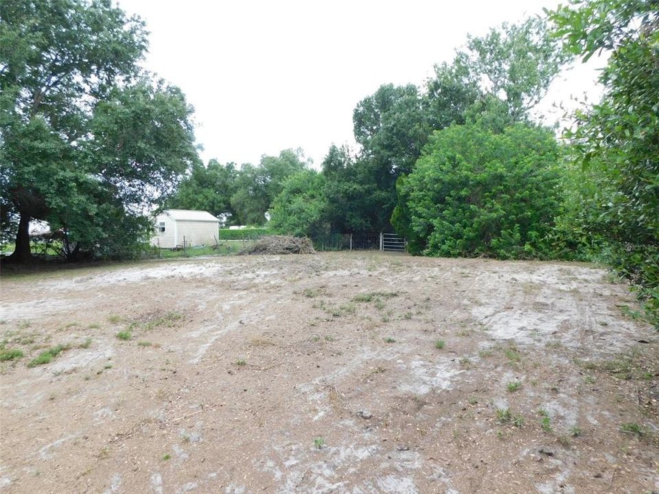 For Sale: $129,000 (2 beds, 1 baths, 824 Square Feet)