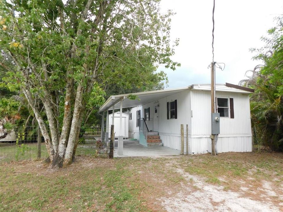 For Sale: $129,000 (2 beds, 1 baths, 824 Square Feet)