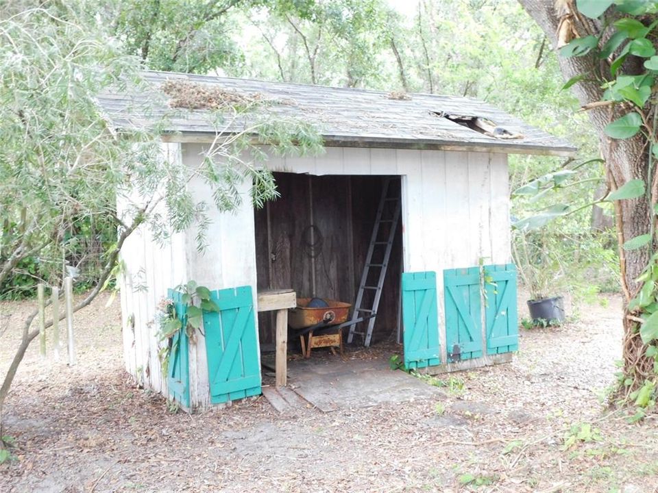 For Sale: $129,000 (2 beds, 1 baths, 824 Square Feet)