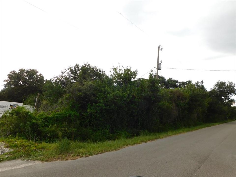 For Sale: $129,000 (2 beds, 1 baths, 824 Square Feet)