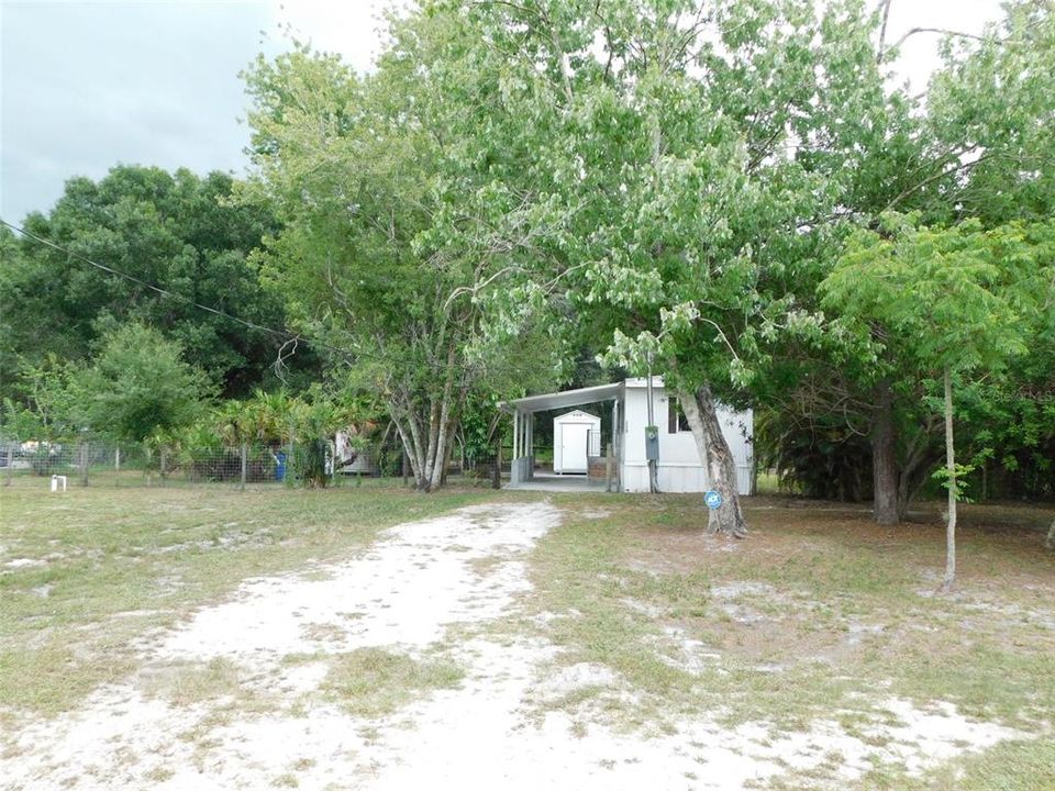For Sale: $129,000 (2 beds, 1 baths, 824 Square Feet)