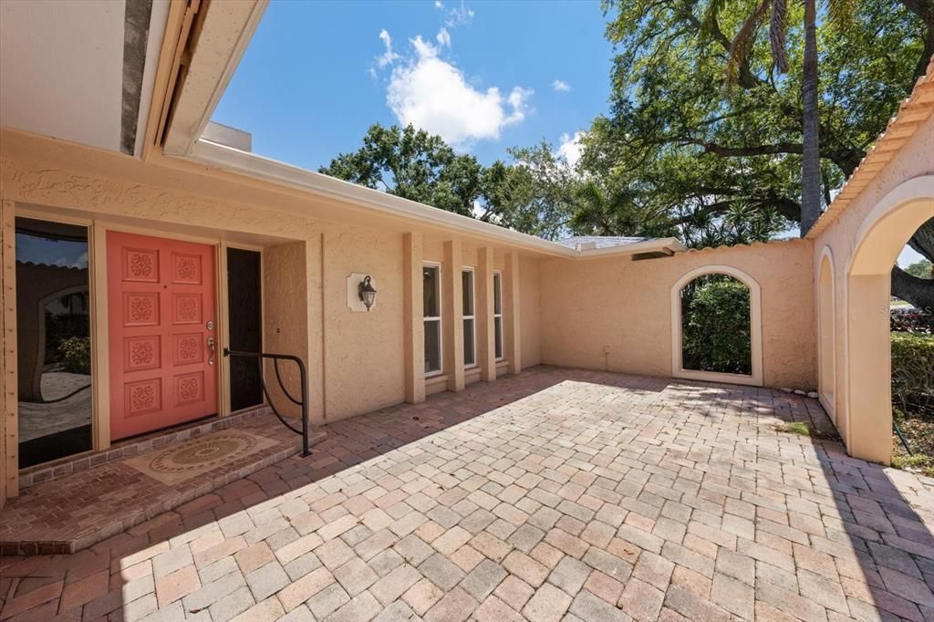 En Venta: $839,000 (4 camas, 3 baños, 2074 Pies cuadrados)