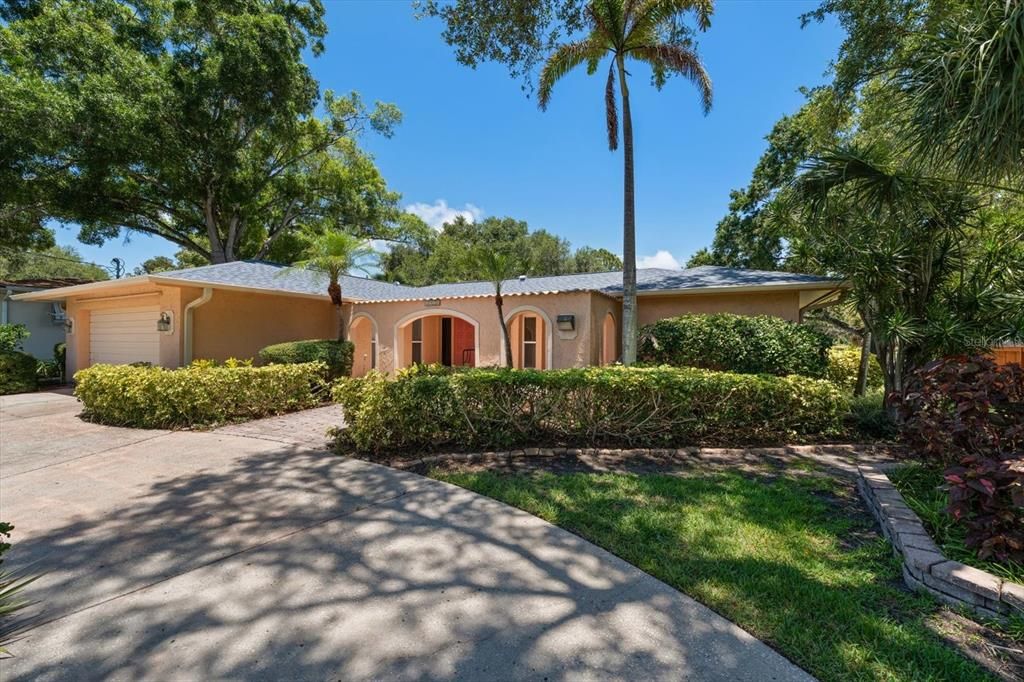 En Venta: $839,000 (4 camas, 3 baños, 2074 Pies cuadrados)