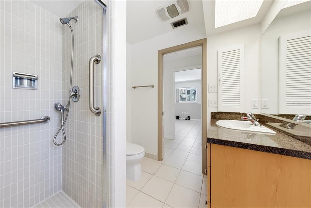 En Venta: $839,000 (4 camas, 3 baños, 2074 Pies cuadrados)