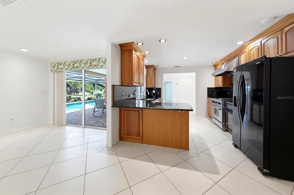 En Venta: $839,000 (4 camas, 3 baños, 2074 Pies cuadrados)