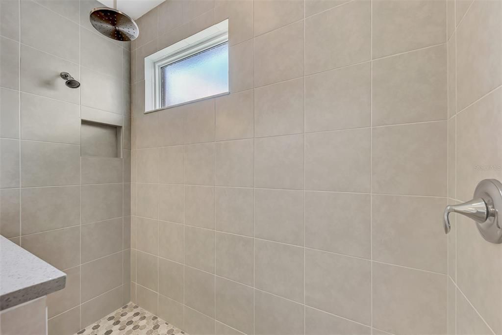 В аренду: $4,200 (4 спален, 3 ванн, 2307 Квадратных фут)