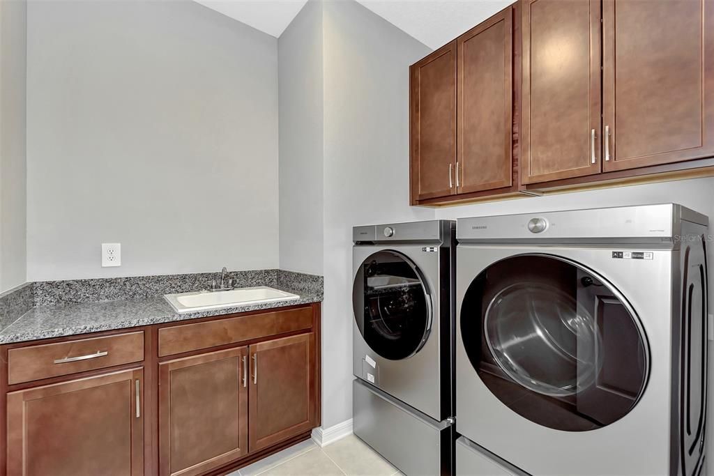 В аренду: $4,200 (4 спален, 3 ванн, 2307 Квадратных фут)