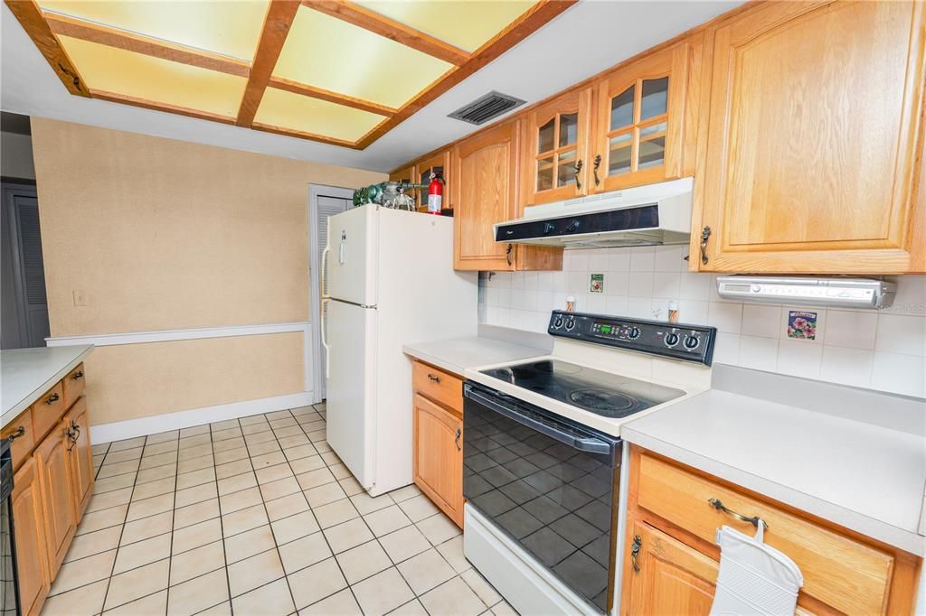 На продажу: $385,000 (3 спален, 2 ванн, 1492 Квадратных фут)