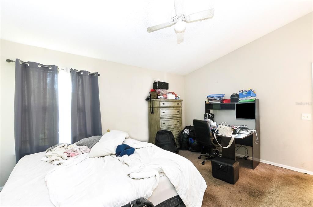 En Venta: $235,000 (3 camas, 2 baños, 1559 Pies cuadrados)