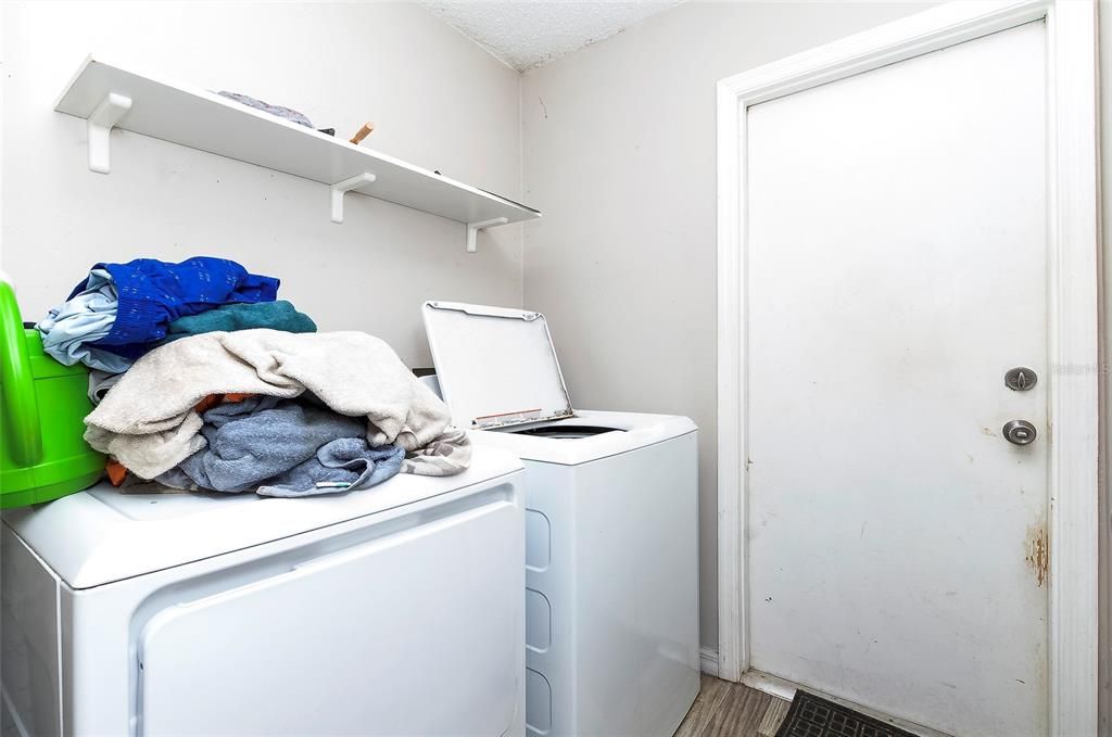 En Venta: $235,000 (3 camas, 2 baños, 1559 Pies cuadrados)