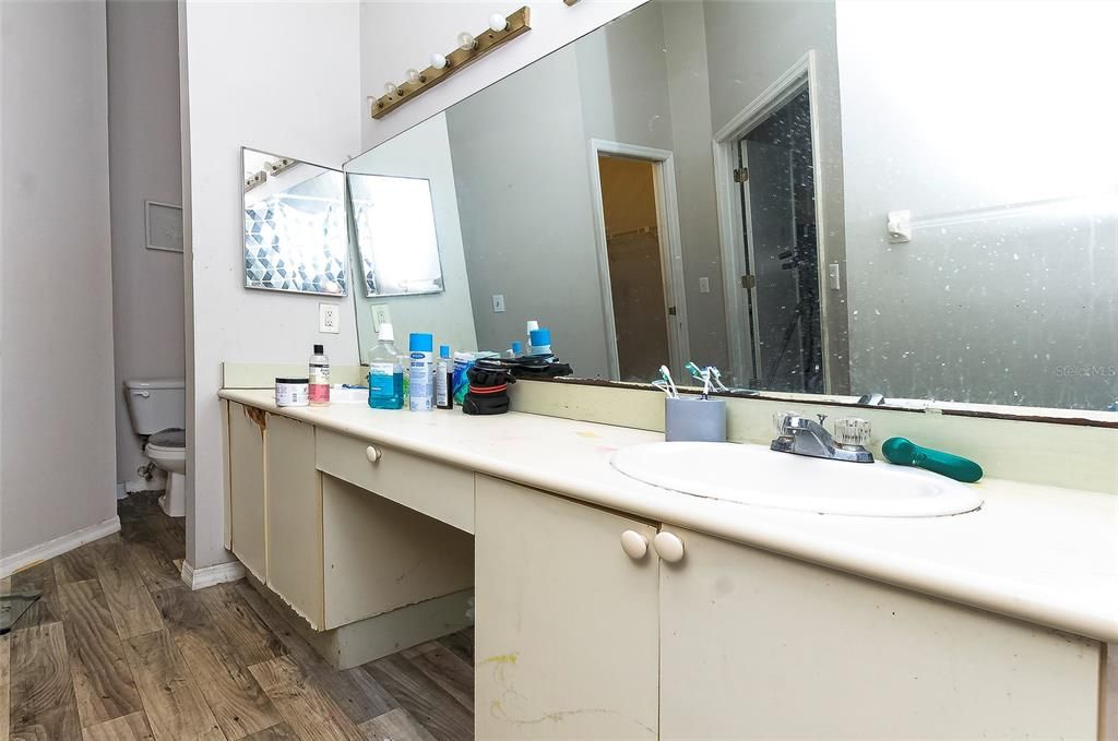 En Venta: $235,000 (3 camas, 2 baños, 1559 Pies cuadrados)