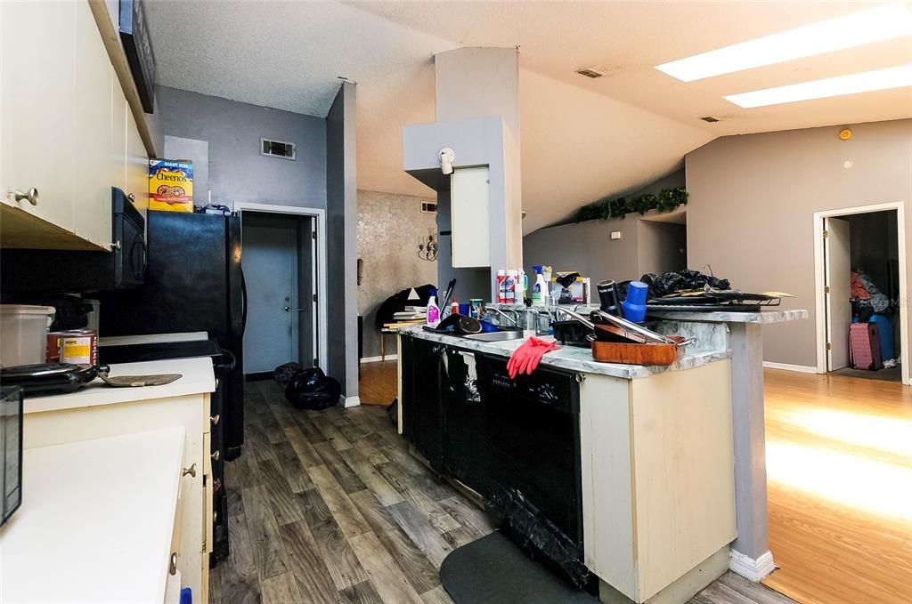 En Venta: $235,000 (3 camas, 2 baños, 1559 Pies cuadrados)