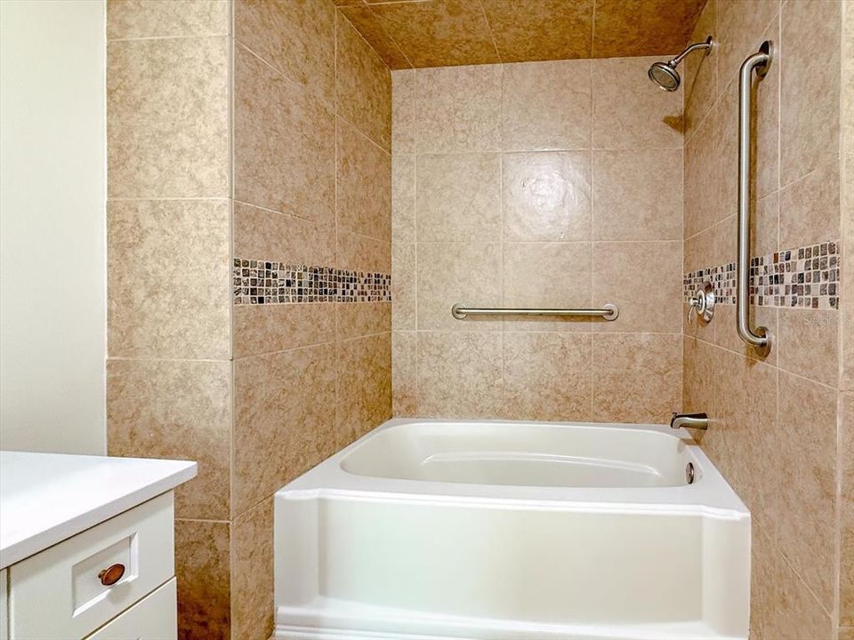 На продажу: $539,000 (5 спален, 3 ванн, 2502 Квадратных фут)