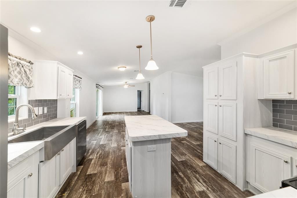 For Sale: $265,000 (4 beds, 2 baths, 1792 Square Feet)