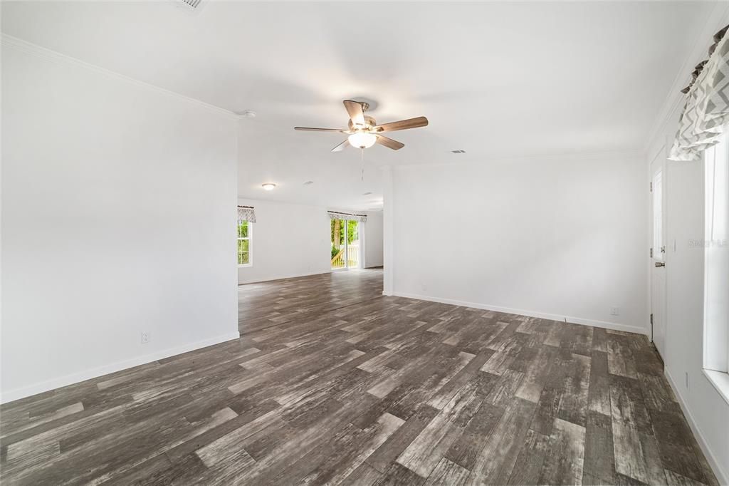 For Sale: $265,000 (4 beds, 2 baths, 1792 Square Feet)