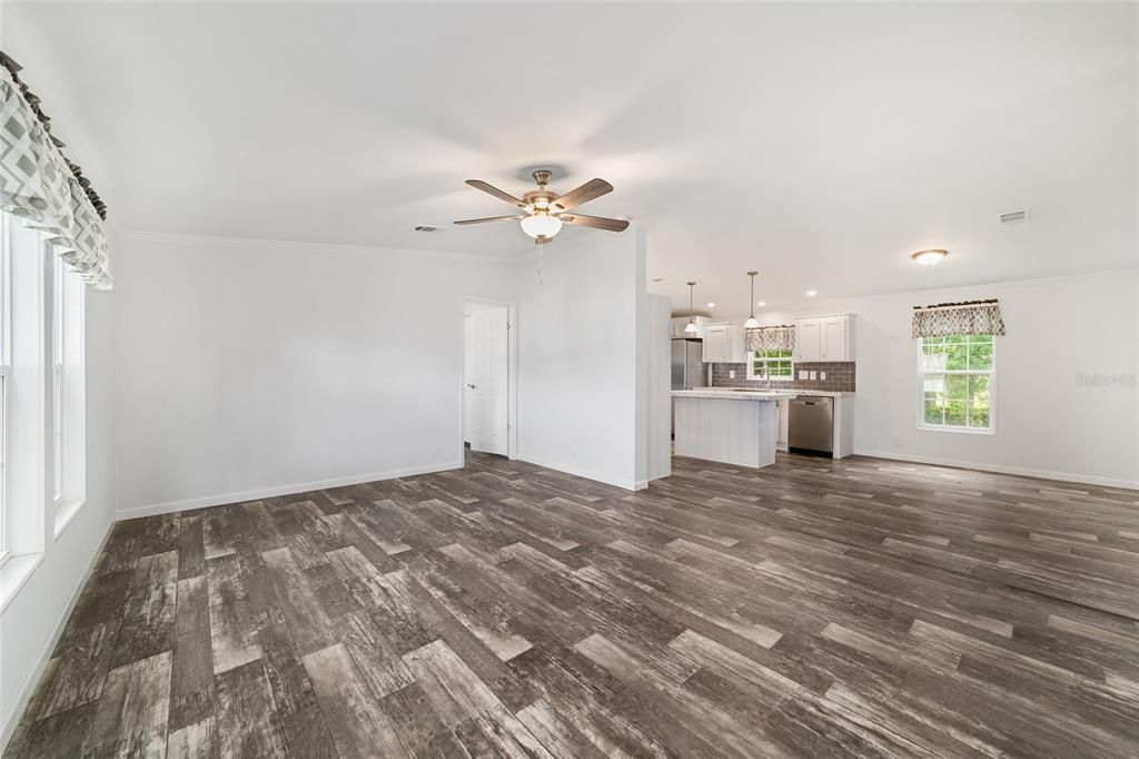 For Sale: $265,000 (4 beds, 2 baths, 1792 Square Feet)