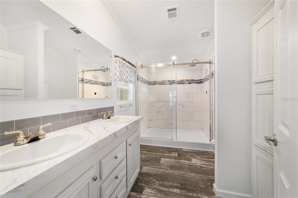 For Sale: $265,000 (4 beds, 2 baths, 1792 Square Feet)