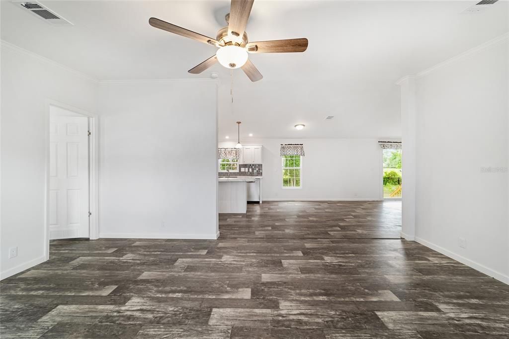 For Sale: $265,000 (4 beds, 2 baths, 1792 Square Feet)