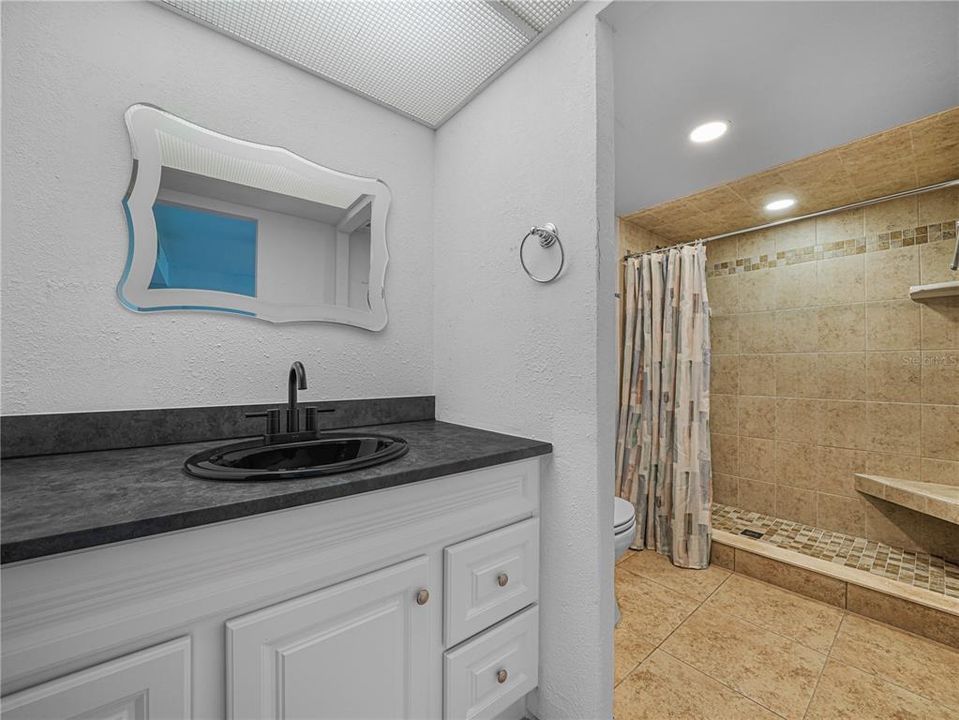 На продажу: $147,500 (2 спален, 2 ванн, 1120 Квадратных фут)