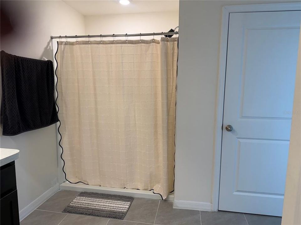 En Renta: $2,500 (4 camas, 2 baños, 2325 Pies cuadrados)