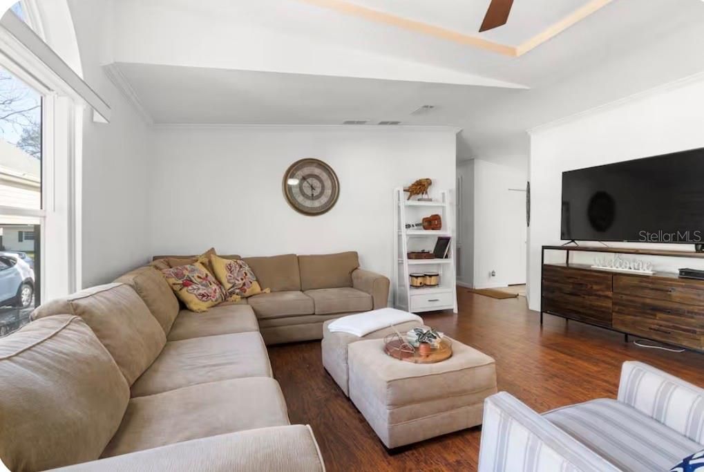 En Venta: $535,000 (3 camas, 2 baños, 1404 Pies cuadrados)