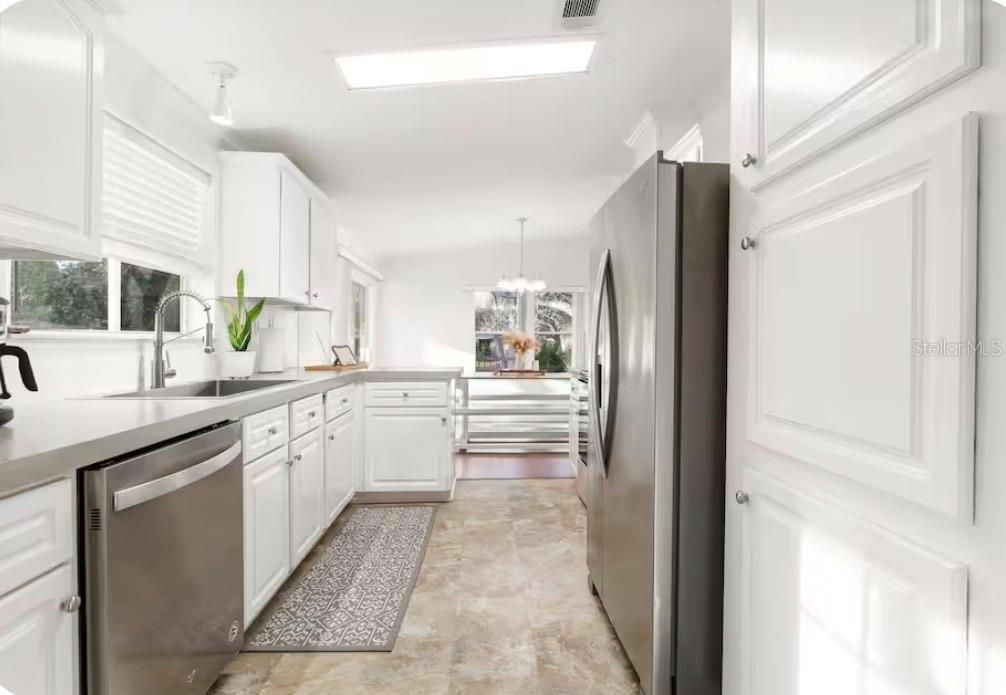 En Venta: $535,000 (3 camas, 2 baños, 1404 Pies cuadrados)