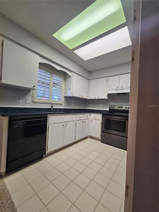 En Venta: $310,000 (2 camas, 2 baños, 1128 Pies cuadrados)