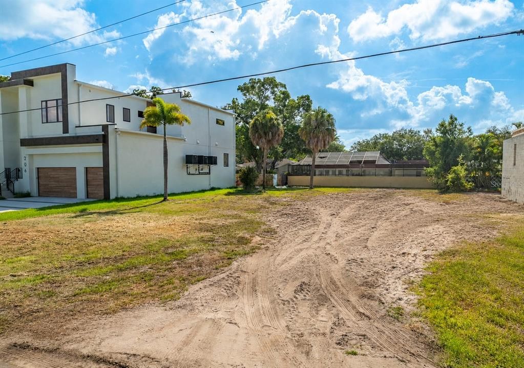 For Sale: $825,000 (0.22 acres)