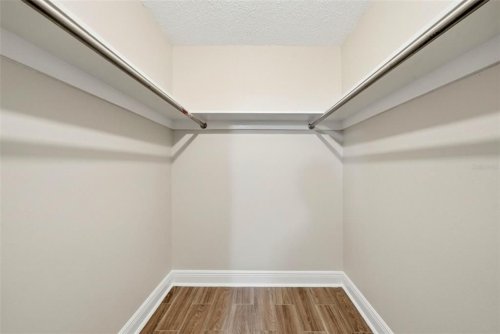 На продажу: $159,000 (2 спален, 1 ванн, 837 Квадратных фут)