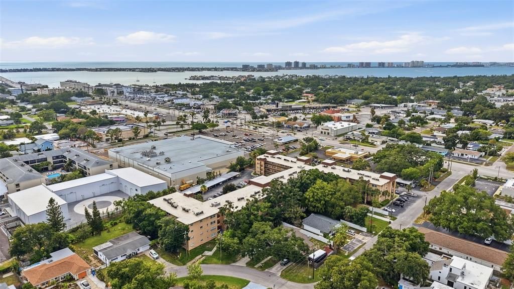 На продажу: $159,000 (2 спален, 1 ванн, 837 Квадратных фут)
