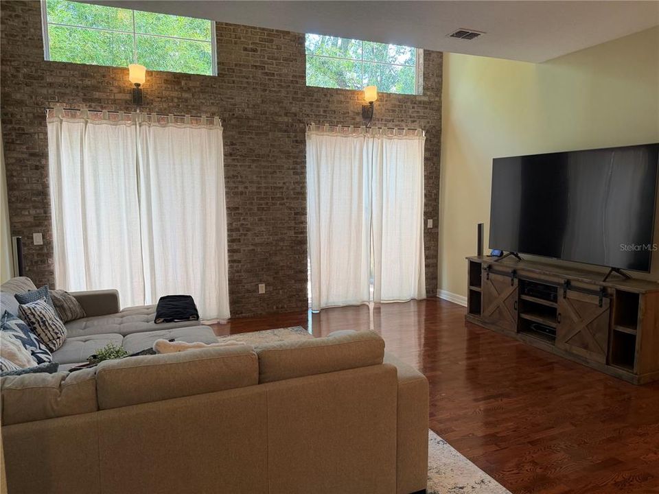 For Rent: $4,500 (2 beds, 2 baths, 2150 Square Feet)