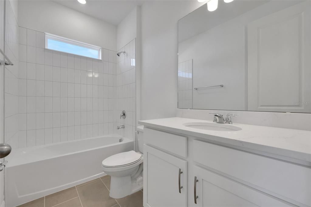 На продажу: $362,990 (3 спален, 2 ванн, 1764 Квадратных фут)