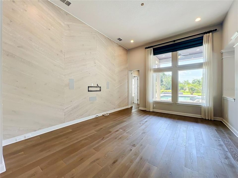 合同活跃: $7,500 (5 贝兹, 4 浴室, 3783 平方英尺)