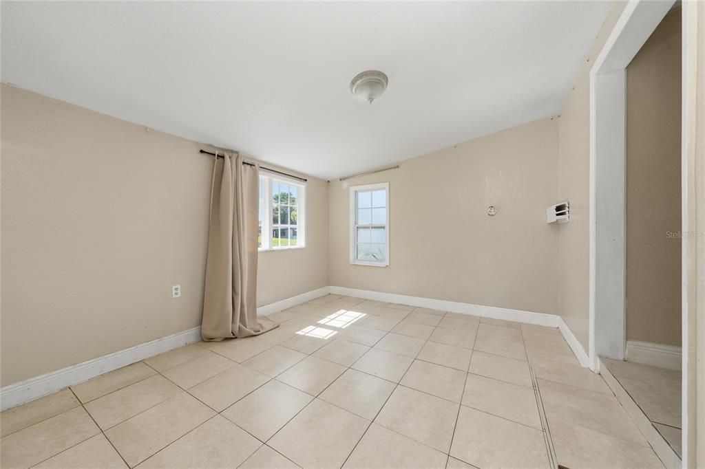 For Sale: $243,000 (3 beds, 1 baths, 1268 Square Feet)