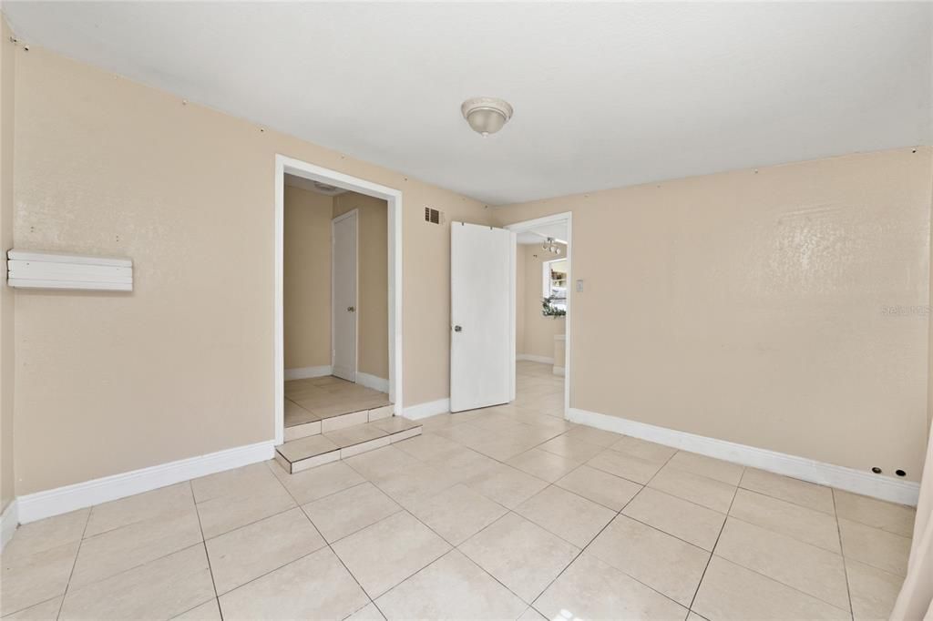 For Sale: $243,000 (3 beds, 1 baths, 1268 Square Feet)
