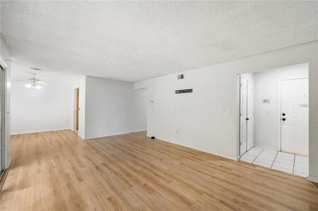 En Venta: $140,000 (2 camas, 2 baños, 1165 Pies cuadrados)