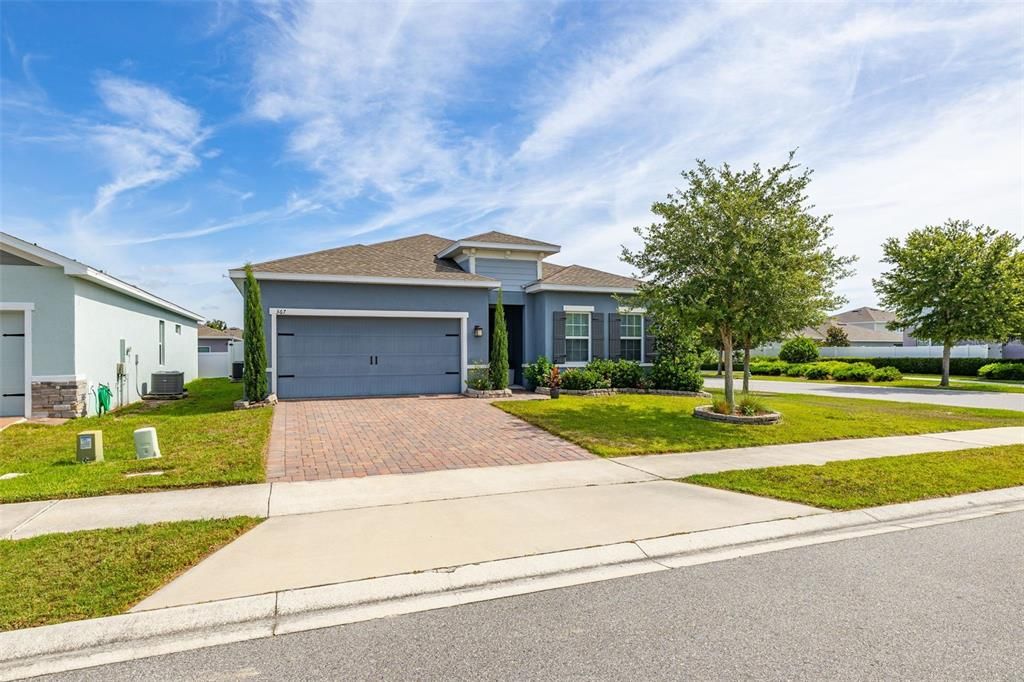 Active With Contract: $400,000 (4 beds, 2 baths, 1996 Square Feet)