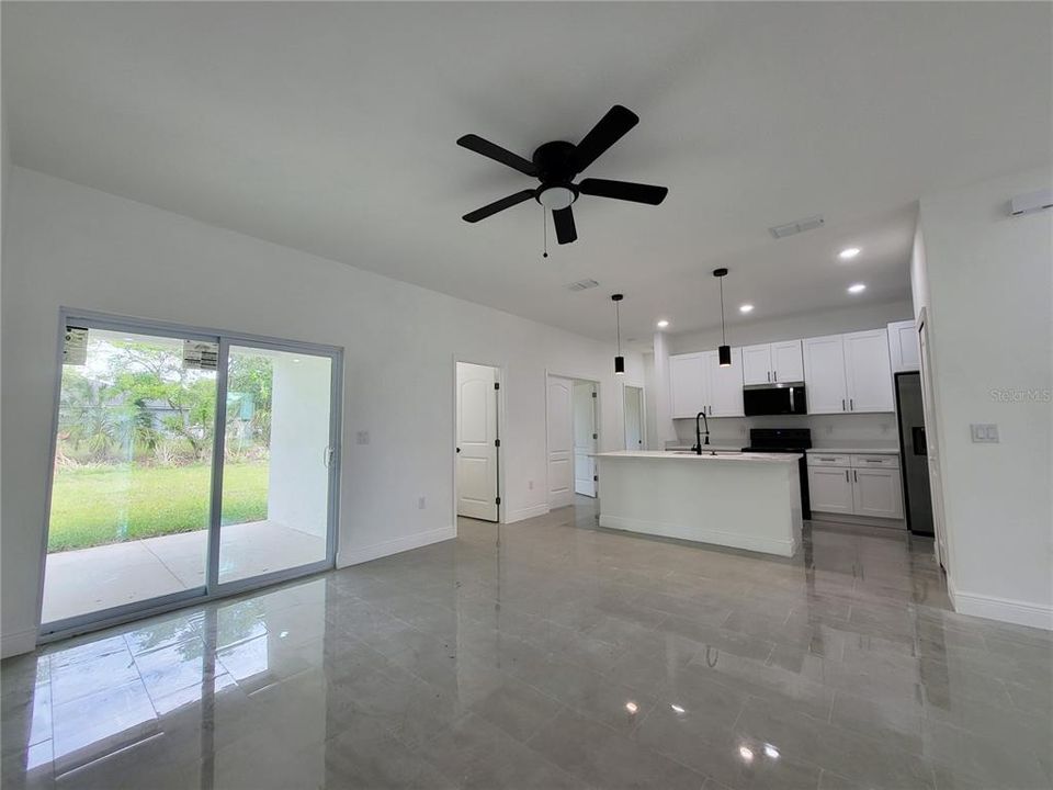 На продажу: $374,999 (3 спален, 2 ванн, 2270 Квадратных фут)