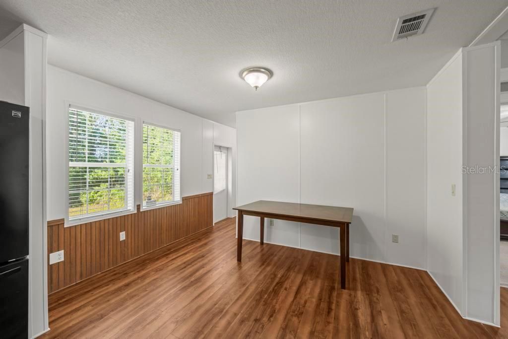 Activo con contrato: $192,000 (3 camas, 2 baños, 1296 Pies cuadrados)