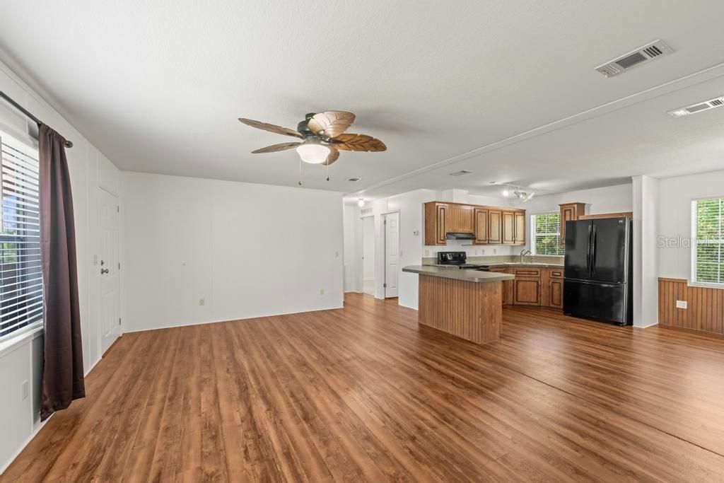 Activo con contrato: $192,000 (3 camas, 2 baños, 1296 Pies cuadrados)