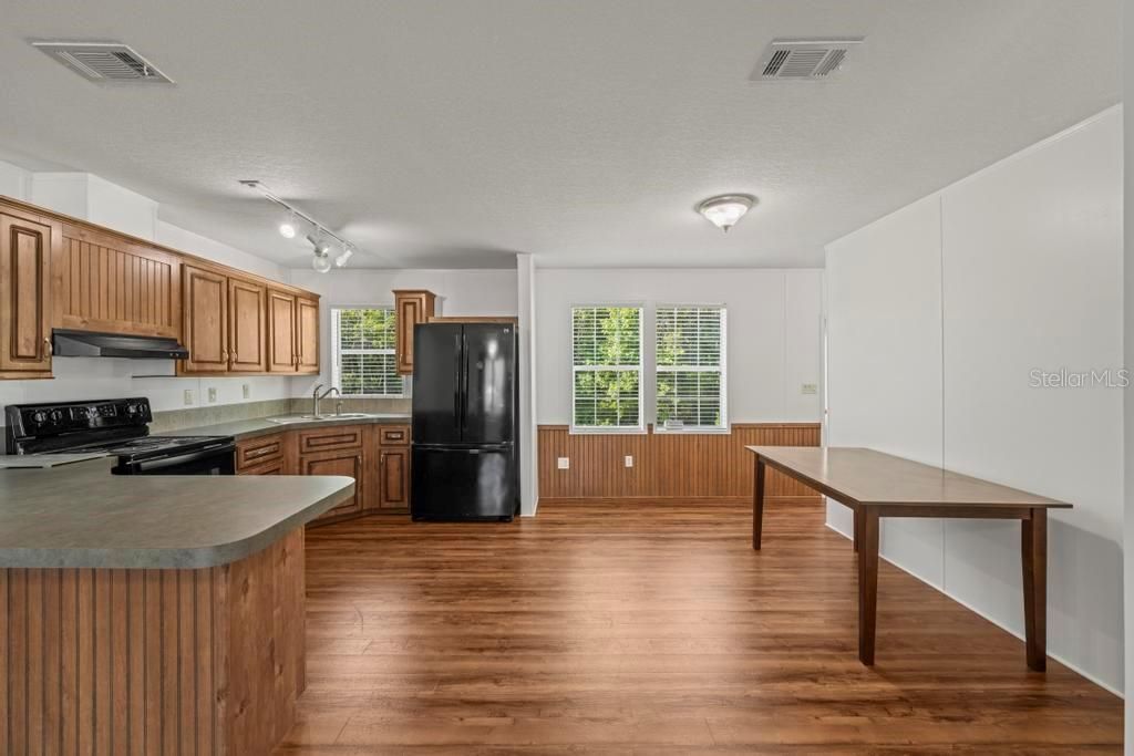 Activo con contrato: $192,000 (3 camas, 2 baños, 1296 Pies cuadrados)