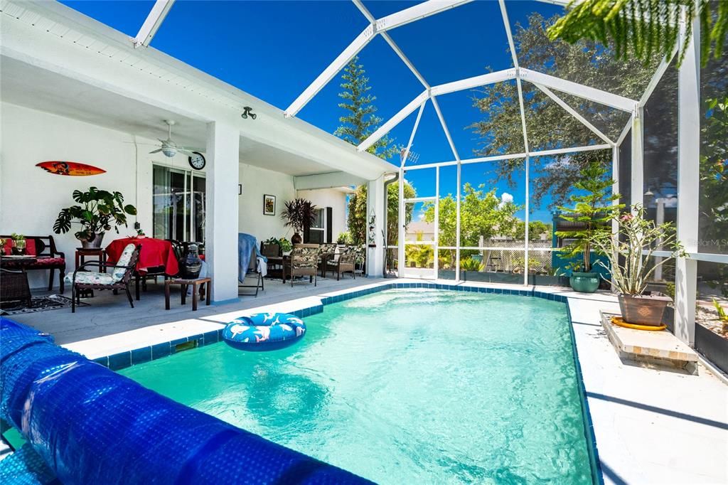 На продажу: $439,900 (3 спален, 2 ванн, 2020 Квадратных фут)