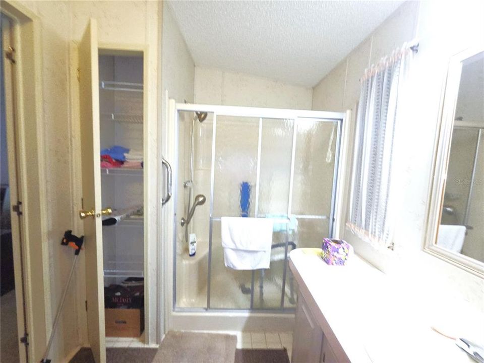 For Sale: $132,900 (2 beds, 2 baths, 1040 Square Feet)