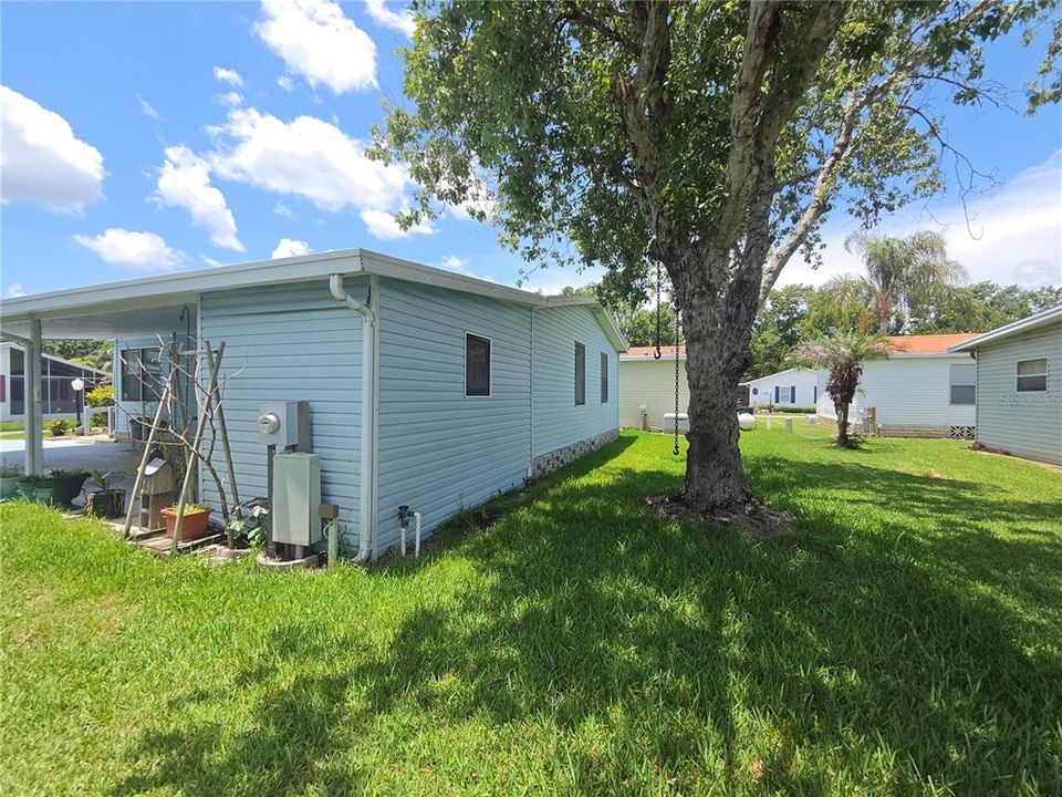 For Sale: $132,900 (2 beds, 2 baths, 1040 Square Feet)