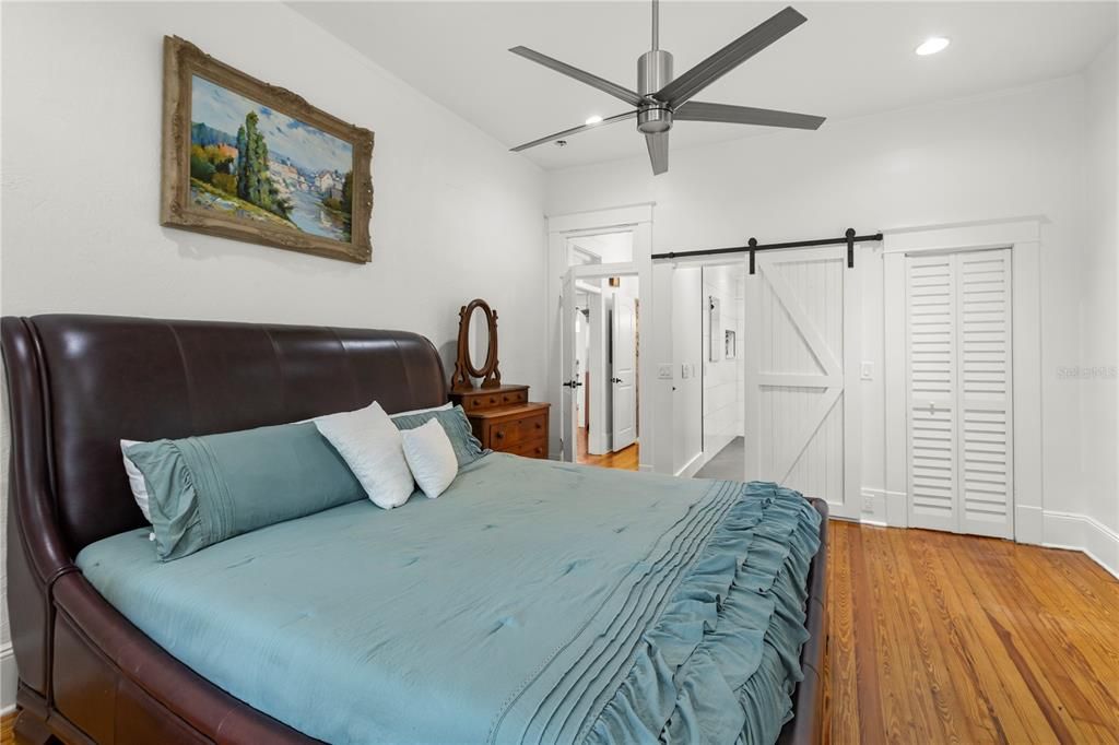 Activo con contrato: $1,049,000 (4 camas, 3 baños, 2634 Pies cuadrados)