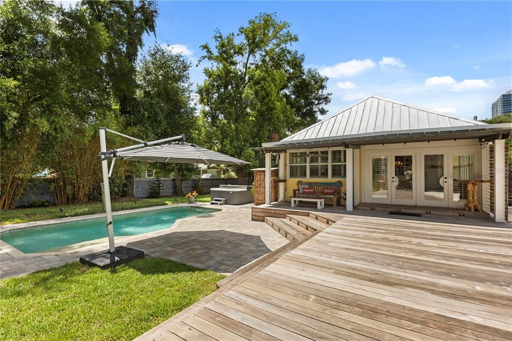Activo con contrato: $1,049,000 (4 camas, 3 baños, 2634 Pies cuadrados)