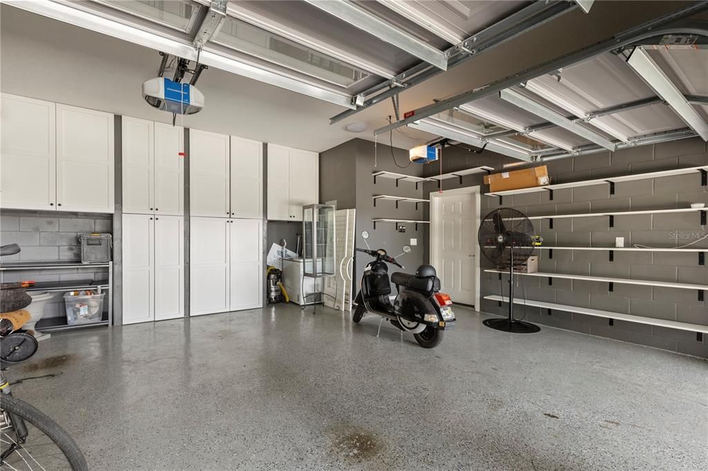Activo con contrato: $1,049,000 (4 camas, 3 baños, 2634 Pies cuadrados)