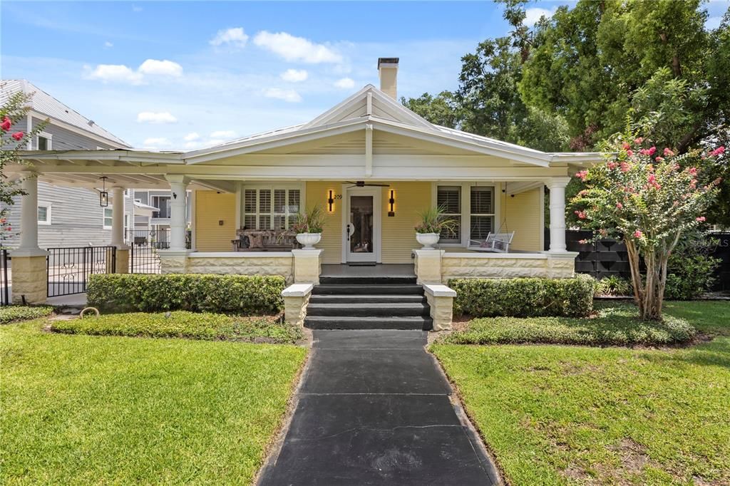 Activo con contrato: $1,049,000 (4 camas, 3 baños, 2634 Pies cuadrados)
