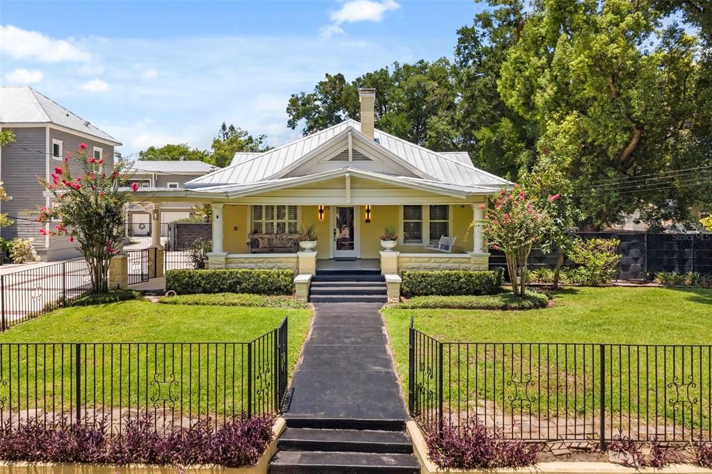 Activo con contrato: $1,049,000 (4 camas, 3 baños, 2634 Pies cuadrados)