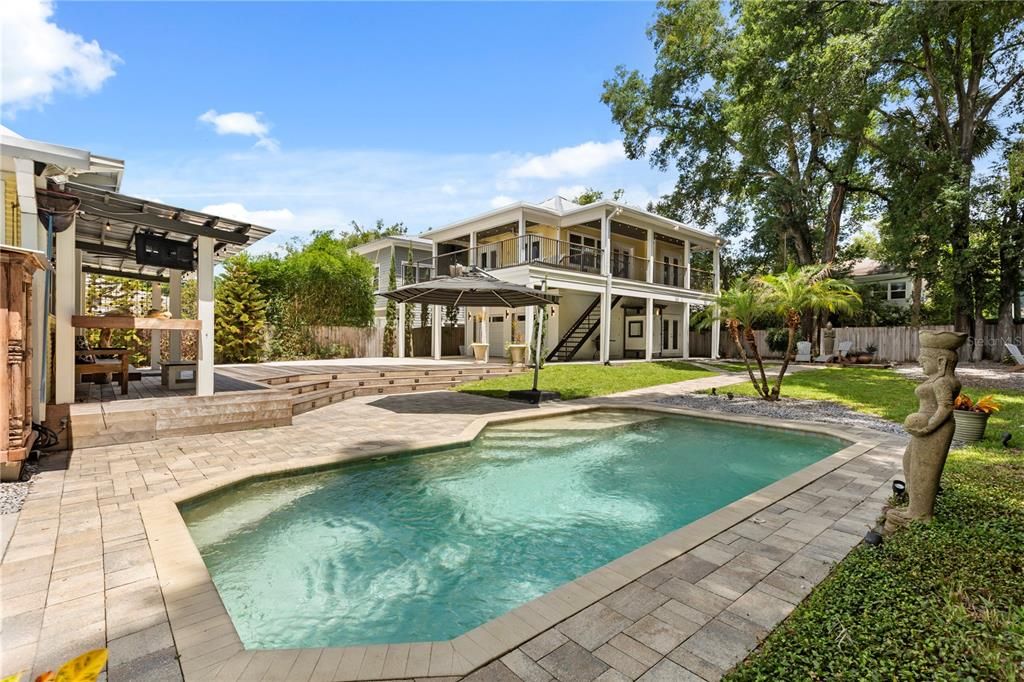 Activo con contrato: $1,049,000 (4 camas, 3 baños, 2634 Pies cuadrados)